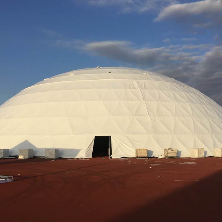 Строительство купола пустыни.