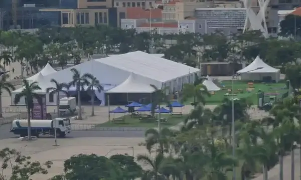 правительственная палатка.